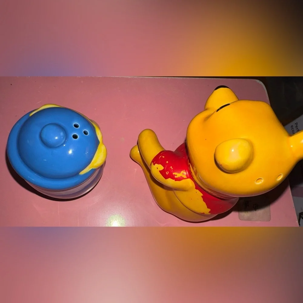 Winni the Pooh salt shakers - Picture 3 of 6